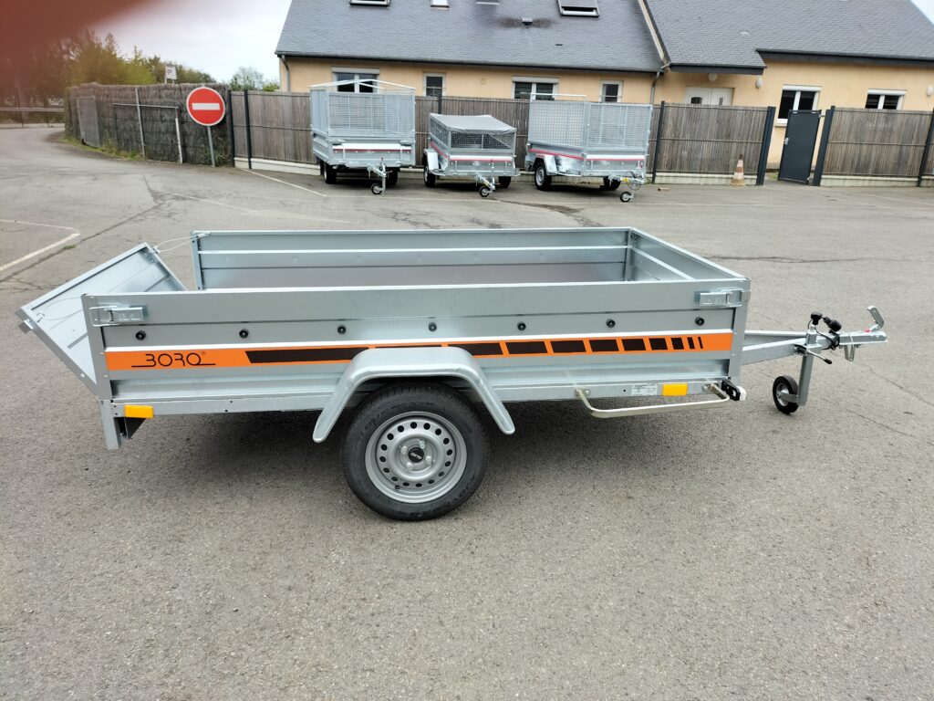 Przyczepa towarowa BOG723 1-osiowa 233 x 132 cm – Wzmocnione podwozie ocynkowane ogniowo, 500/750 kg